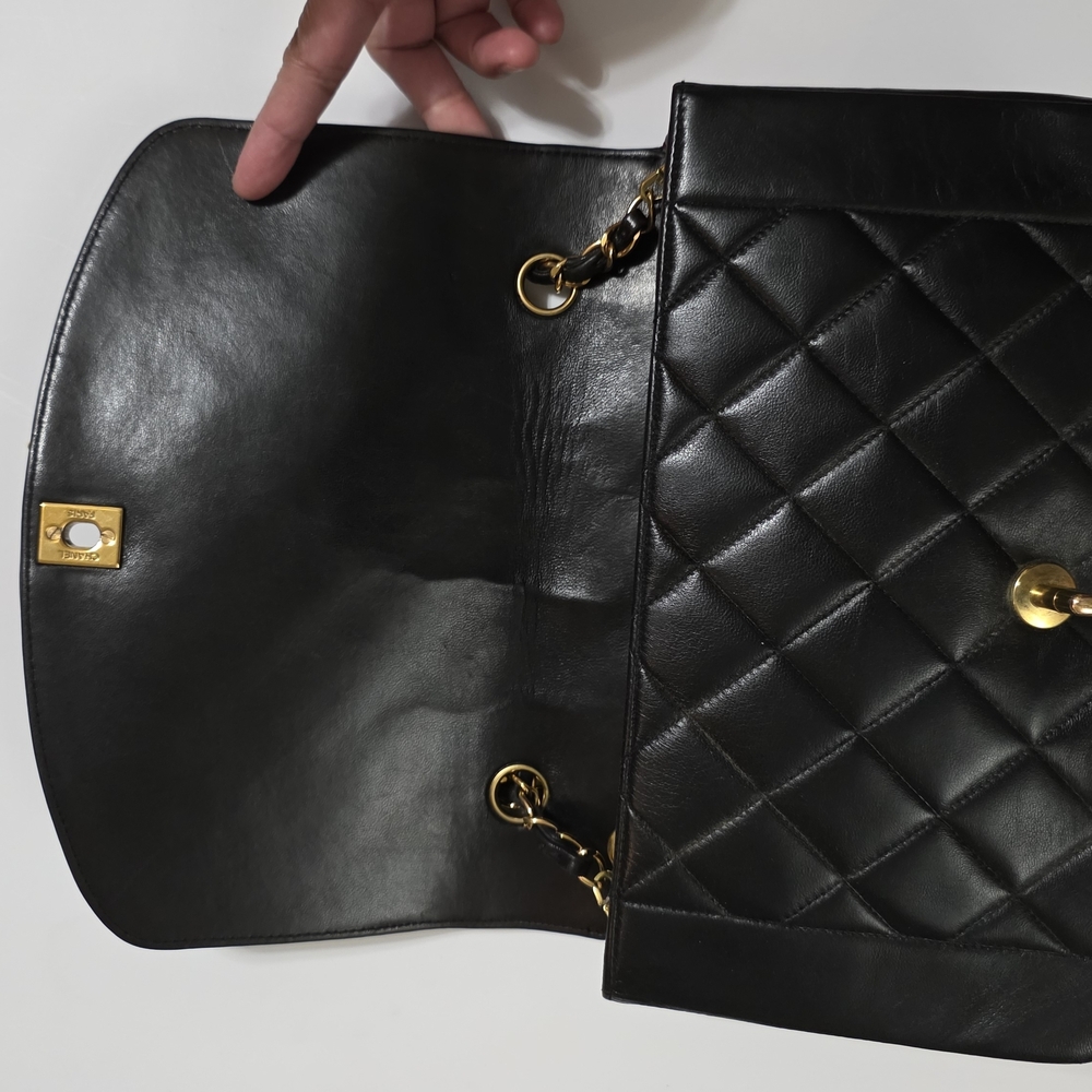 Chanel Diana In Lambskin Leather - Picture 4 of 10